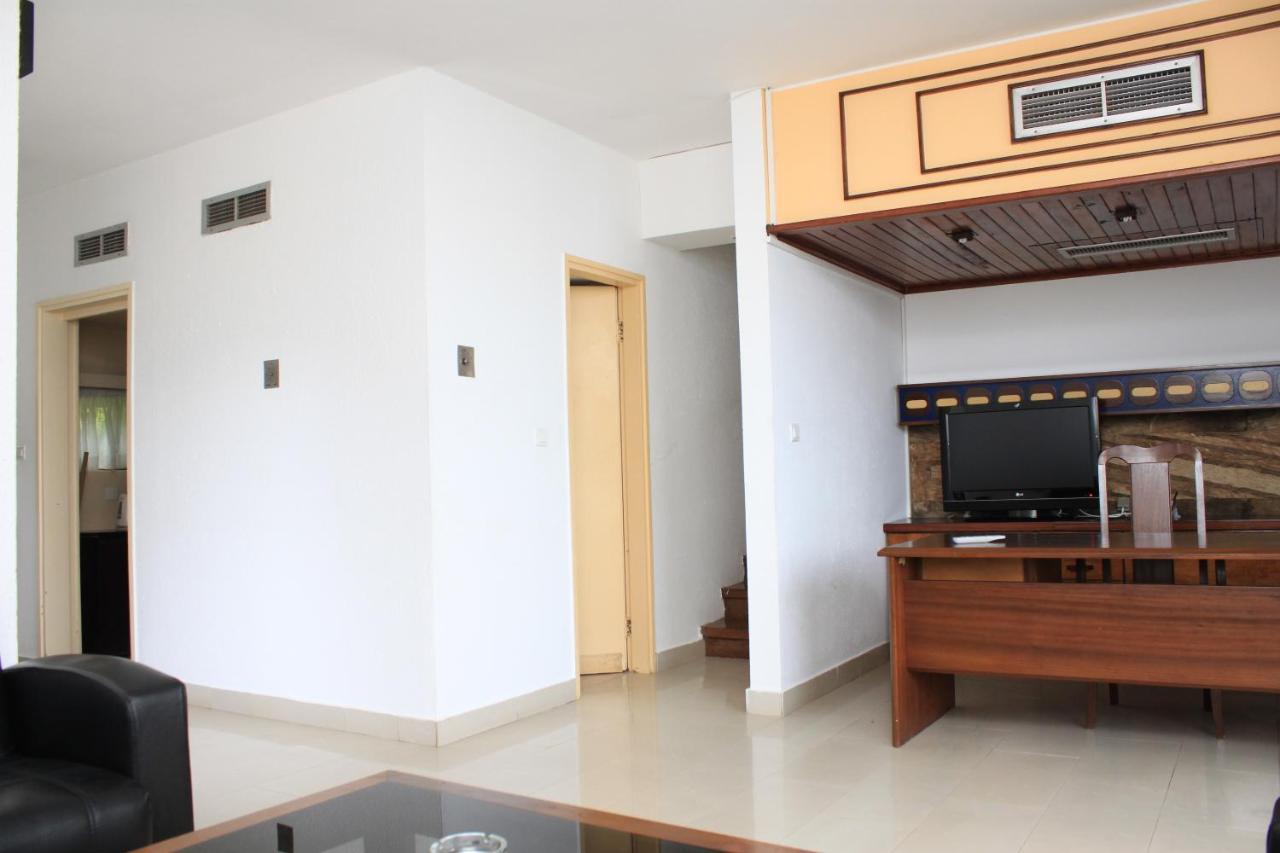 Hotel Mont Febe ยาอุนเด ภายนอก รูปภาพ