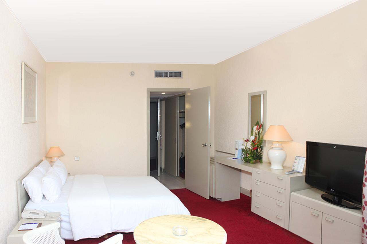 Hotel Mont Febe ยาอุนเด ภายนอก รูปภาพ