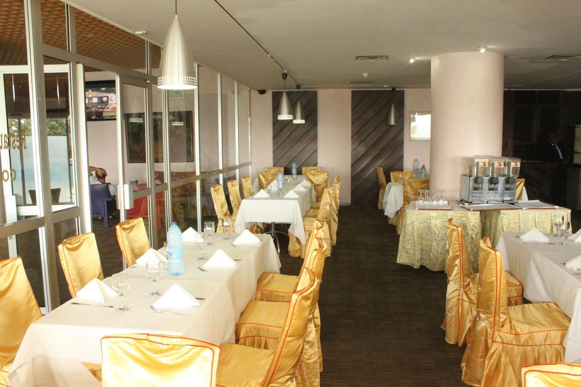 Hotel Mont Febe ยาอุนเด ภายนอก รูปภาพ