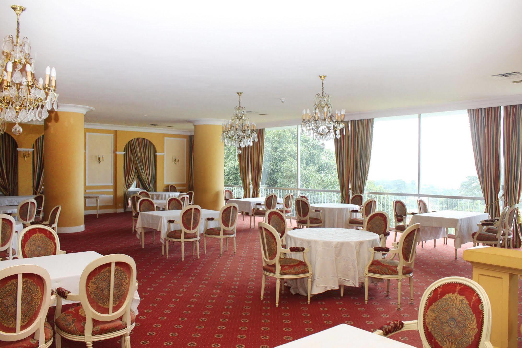 Hotel Mont Febe ยาอุนเด ภายนอก รูปภาพ